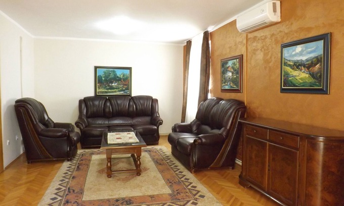 Rozino House | GARDEN APARTMENT with 3 bedrooms