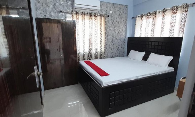 Kolkata House | Garden Guest House near Rene tower Ruby general hospital