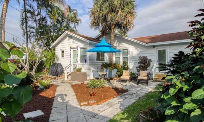 Tarpon River House | Garden House, Timeless Charm 3/2