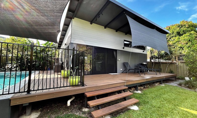 Freshwater Cottage | Garden Retreat with Pool - fully detached Studio