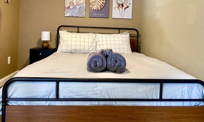 Medford Apartment | Garden Studio, access to I-93 to Airport, Tufts U, Hiking & Chevalier Theater.