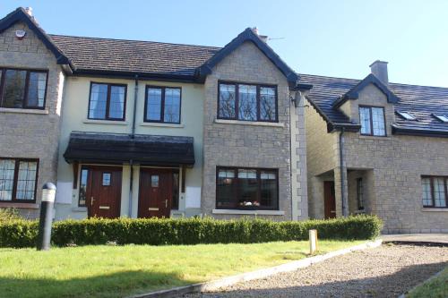 Mohill House | Garden View Self Catering Lough Rynn