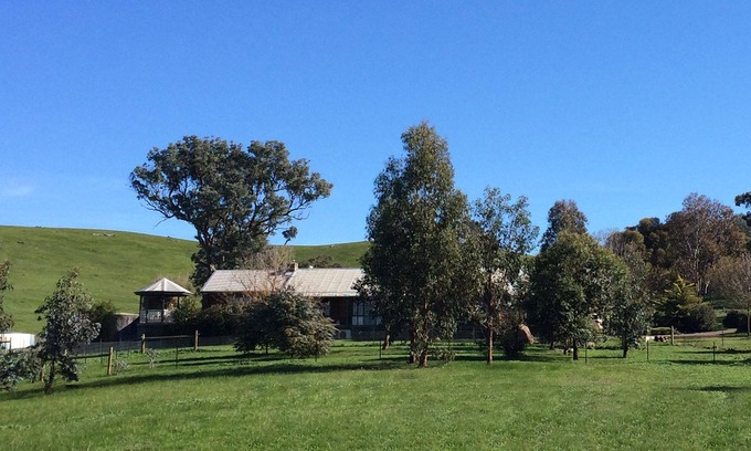 Mansfield House | Garrawin - stunning self-contained accommodation. A taste of country living