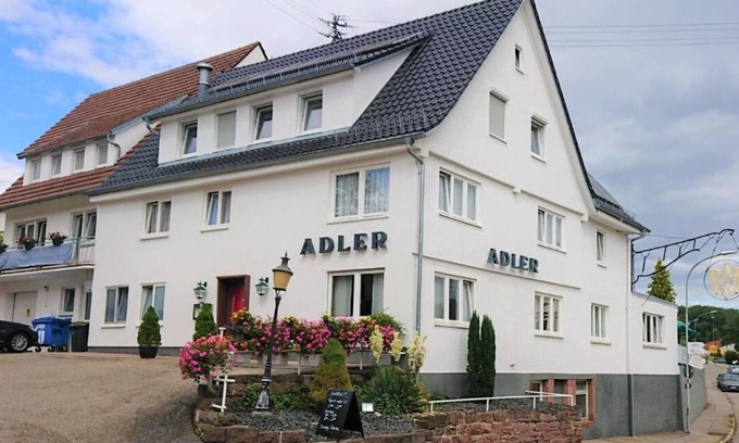 Calw House | Gasthaus Adler: Family Apartment with 2 Separate Bedrooms and Private Bathroom