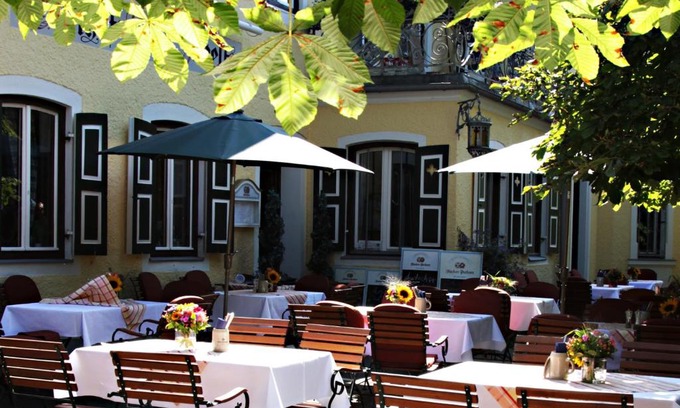 Feldafing House | Gasthaus Poelt