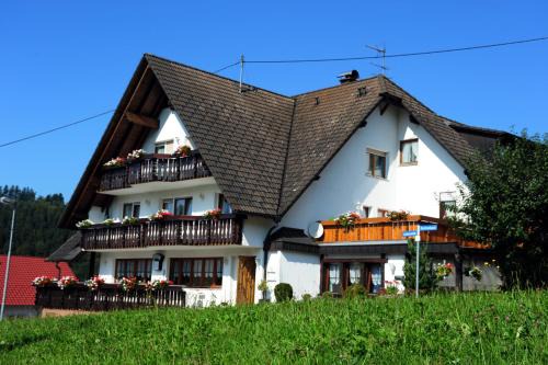 Elzach House | Gasthof Richebächli