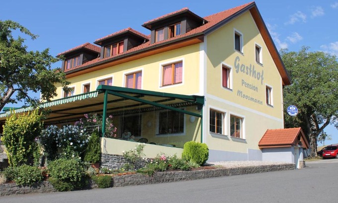 Krast Hotel | Gasthof zum Moosmann - Familie Pachernigg