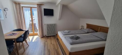 Garmisch-Partenkirchen House | Gasthof zum Rassen