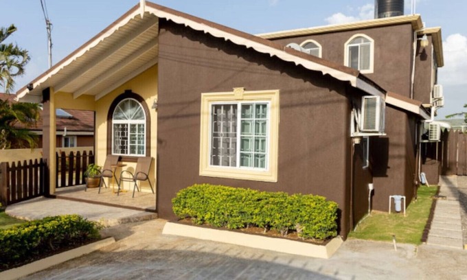 Rhyne Park Village House | Gated Charming deluxe 2 bed/home