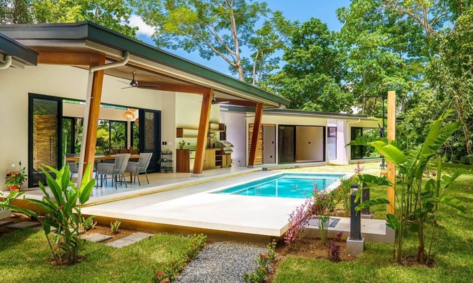 Ojochal House | Gated Luxury+Waterfall+Ojochal+3 bedrooms+beaches+luxury+Private+Great location
