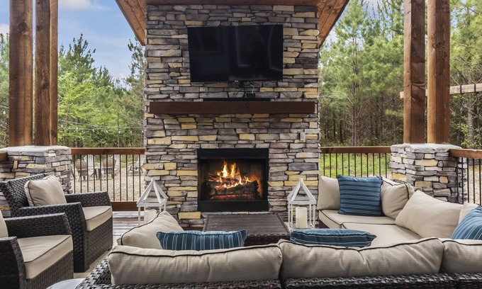 Broken Bow Cabin | Geauxin' All Inn -Gameroom, Bunks, Spacious Covered Deck, Paved Rd, Hot Tub