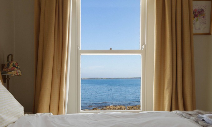 Castletown Cottage | Gee's Cottage - a seaside holiday cottage that sleeps 5 guests in 3 bedrooms