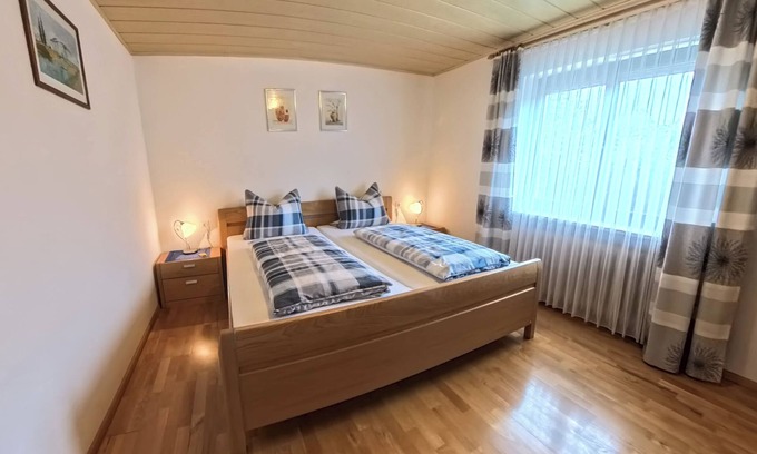 Riedenburg Apartment | Gemütliche Ferienwohnung mit Terrasse und Liegewiese, kostenfreies Parken und WLAN