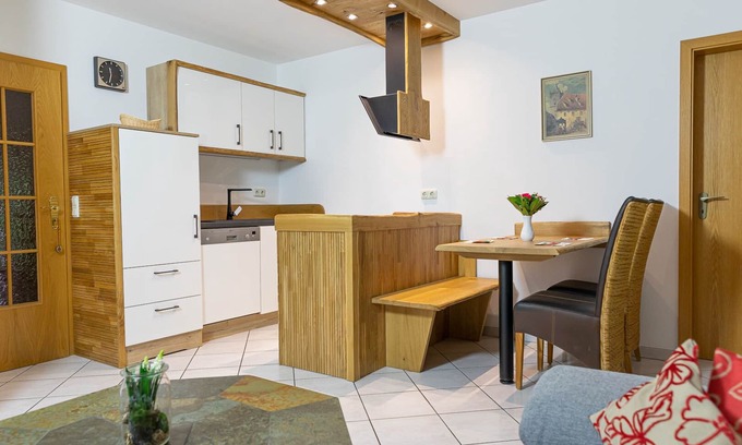 Altenkunstadt Apartment | Gemütliche Ferienwohnung (40qm) mit Terrasse & Garten
