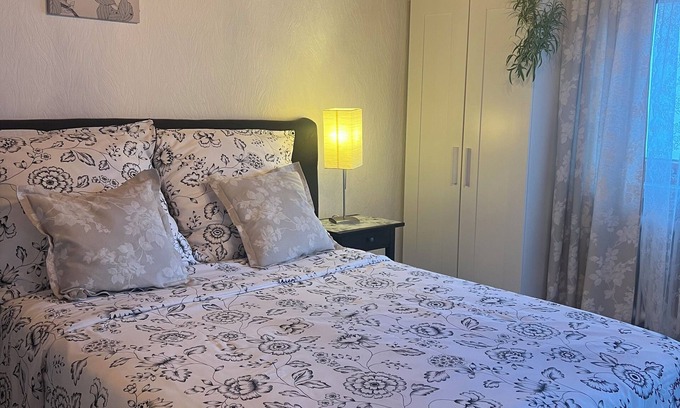 Oberwinter Apartment | Gemütliche Unterkunft Zentral in Oberwinter mit Balkon
