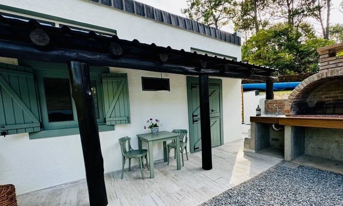 Punta Ballena Ski Chalet | Gemütliches Hideaway Mitten im Pinienwald Zwischen Lagune und Meer
