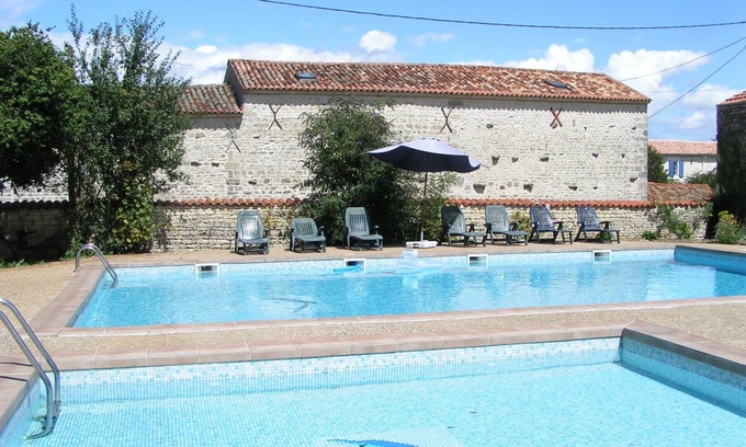 Duil-sur-le-Mignon House | Gemini Les Constellations