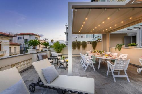 Viareggio Apartment | Gemma Imperiale 3 Bedrooms Apartment with Terrace in Viareggio