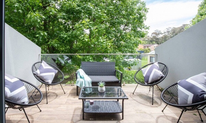 North Batemans Bay House | Generous 2-Bed Townhouse With A Private Balcony