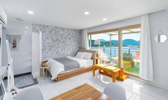 Irun-myeon House | Geojedo Pension Venecia