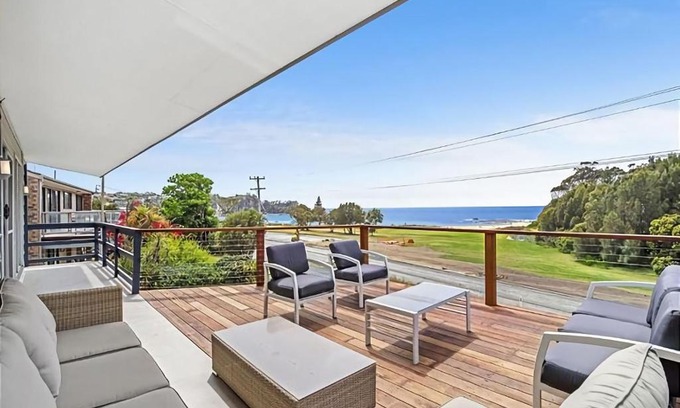 Malua Bay House | George Bass Drive 569 On The Beach Living