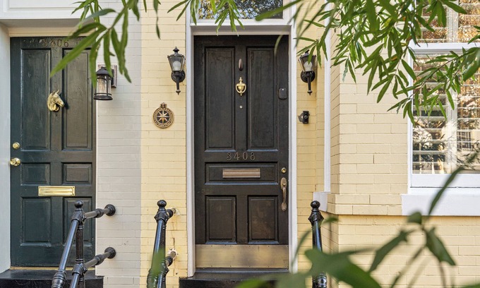 Georgetown House | Georgetown Pristine Historic Row House, 3 level, 3 BR, 3 BA