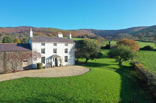 Hendrerwydd House | Georgian Country House -Panoramic Views -Sleeps 12