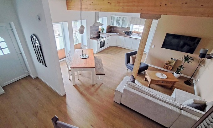 Schneeheide Apartment | Geräumige Ferienwohnung mit 2 Schlafzimmern, 2 Bädern und Garten