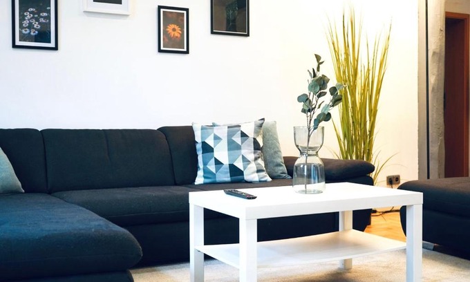 Wolfsburg Apartment | Geräumiges Wohnen für 7 Personen- Parkplatz- Waschmaschine- 3 Schlafzimmer
