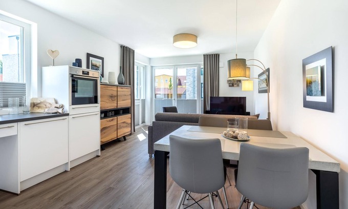 Boltenhagen Apartment | Geschmackvolles, Barrierearmes Apartment mit Sonniger Terrasse in Strandnähe