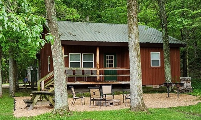 St. James Cabin | Getaway Cabin next door to Maramec Spring Park & Meramec River Trophy Trout