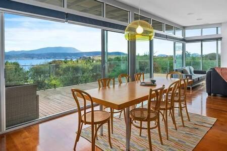 Opossum Bay House | Getaway-Hideaway you Choose views -close to beach