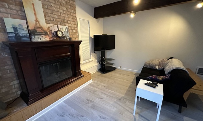 Lake Forest Park House | Getaway to a quiet neighborhood house (MIL suite) with garden & creek view