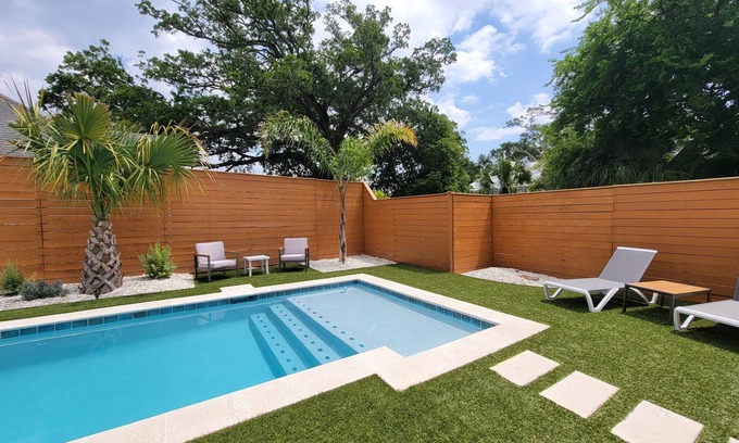 Demere Park House | Getaway to Tabby Shack SSI.new heated POOL, 3b/2ba, near beach & village, dogs