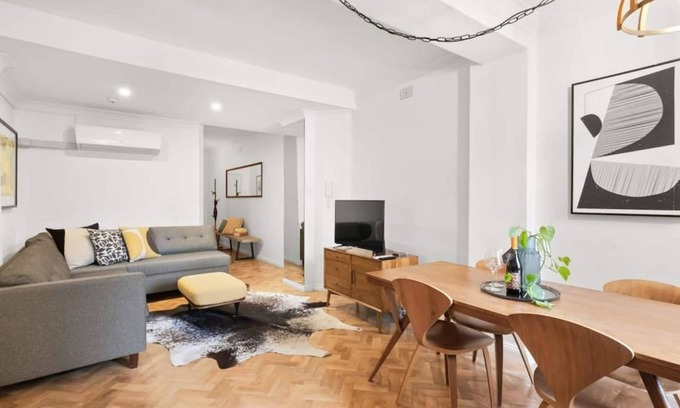 Kings Cross Apartment | Getawayz NSW - St. James, Art Deco Dream - 2 Bedder w/Aircon