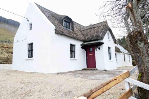 Glenade House | Ghleann Éada Cottage