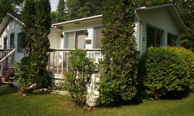 Gimli Cottage | Gimli Cottage -3rd From Lake
