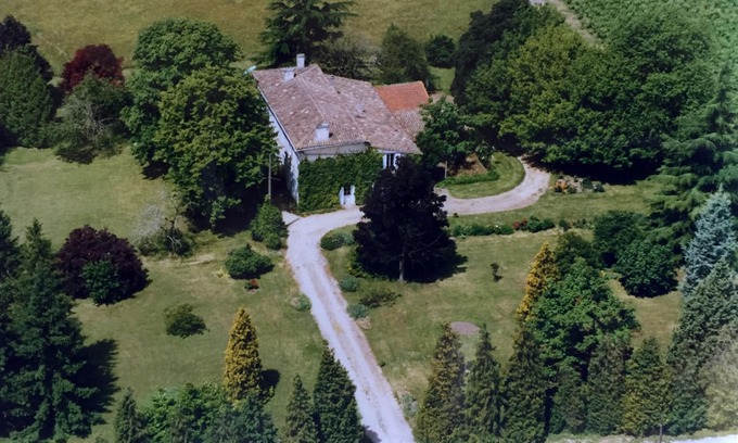 La Riviere House | Girondine nineteenth fully renovated in the heart of vineyards. Pool/Park.