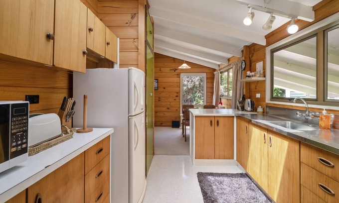 Rototai House | Gisborne Point Retreat - Lake Rotoiti Holiday Home