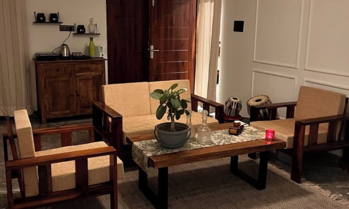 Shivalik Nagar Apartment | Gita Bhawan - Elegant Escape n2-bedroom house in a peaceful locality