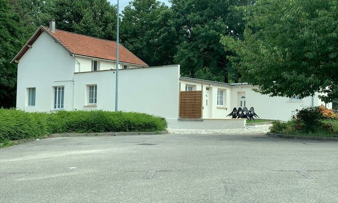 Moret-sur-Loing House | Gite 2 Personnes "chez Les Blanches"