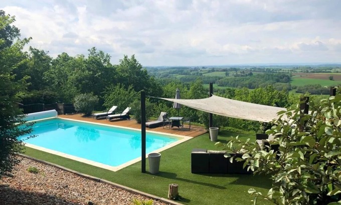 Carlus House | Gite 6 p, swimming pool and countryside, in Albi under the Tarn sun