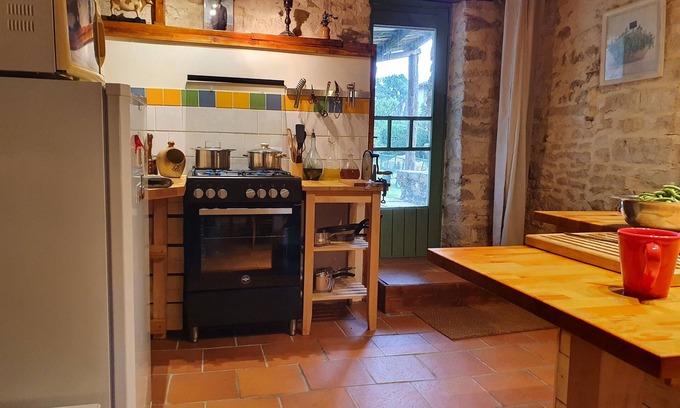 Melleran House | Gite au Calme à Melleran, Deux-sèvres, Nouvelle Aquitaine. Chiens Sont Acceptés