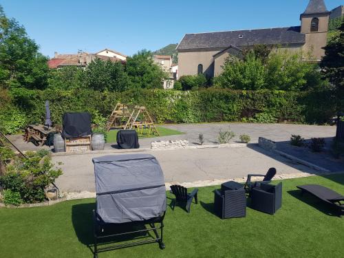 Tournemire House | Gite Aux Tourterelles
