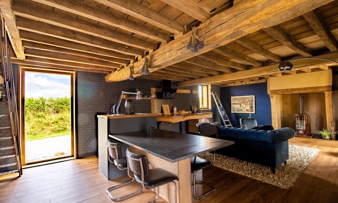 Saint-Hilaire-Fontaine House | Gite Briffaut