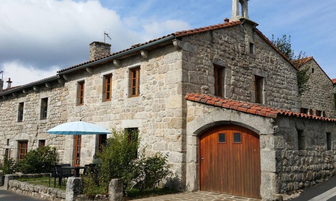 Le Malzieu-Forain House | GITE DE L'ANCIENNE ECOLE