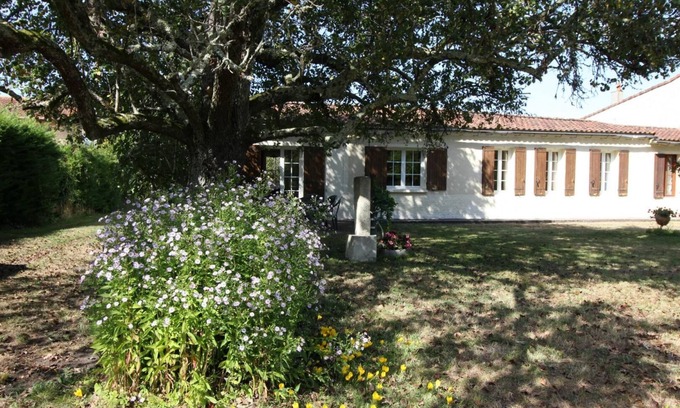 Avensan House | Gite DE Romefort - Avensan