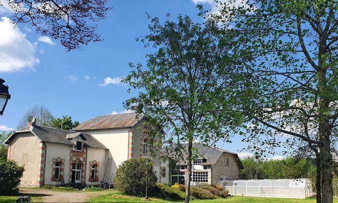 Saint-Bard Cottage | Gîte-Exclusive-Ensuite with Bath-Countryside view