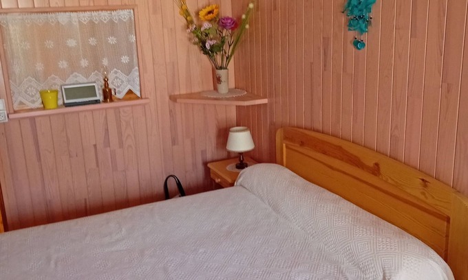 Saint-Alban-sur-Limagnole Apartment | Gite studio village 2 persons