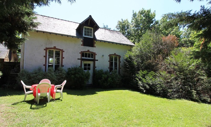 Saint-Clement-de-la-Place Cottage | Gite Saint-Clément-de-la-Place, 2 bedrooms, 5 persons
